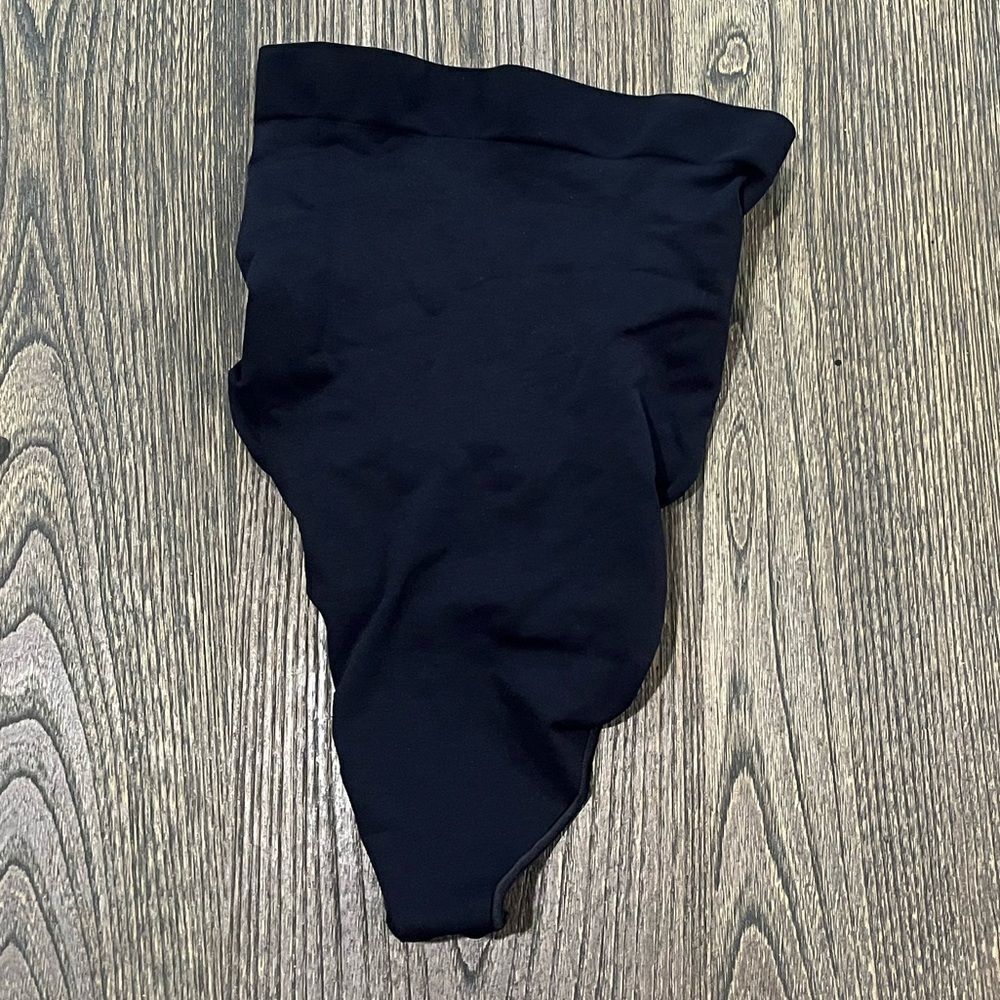 NWOT Skims Seamless Sculpt Mid Waist Thong Brief Shapewear Stretch Black Size M